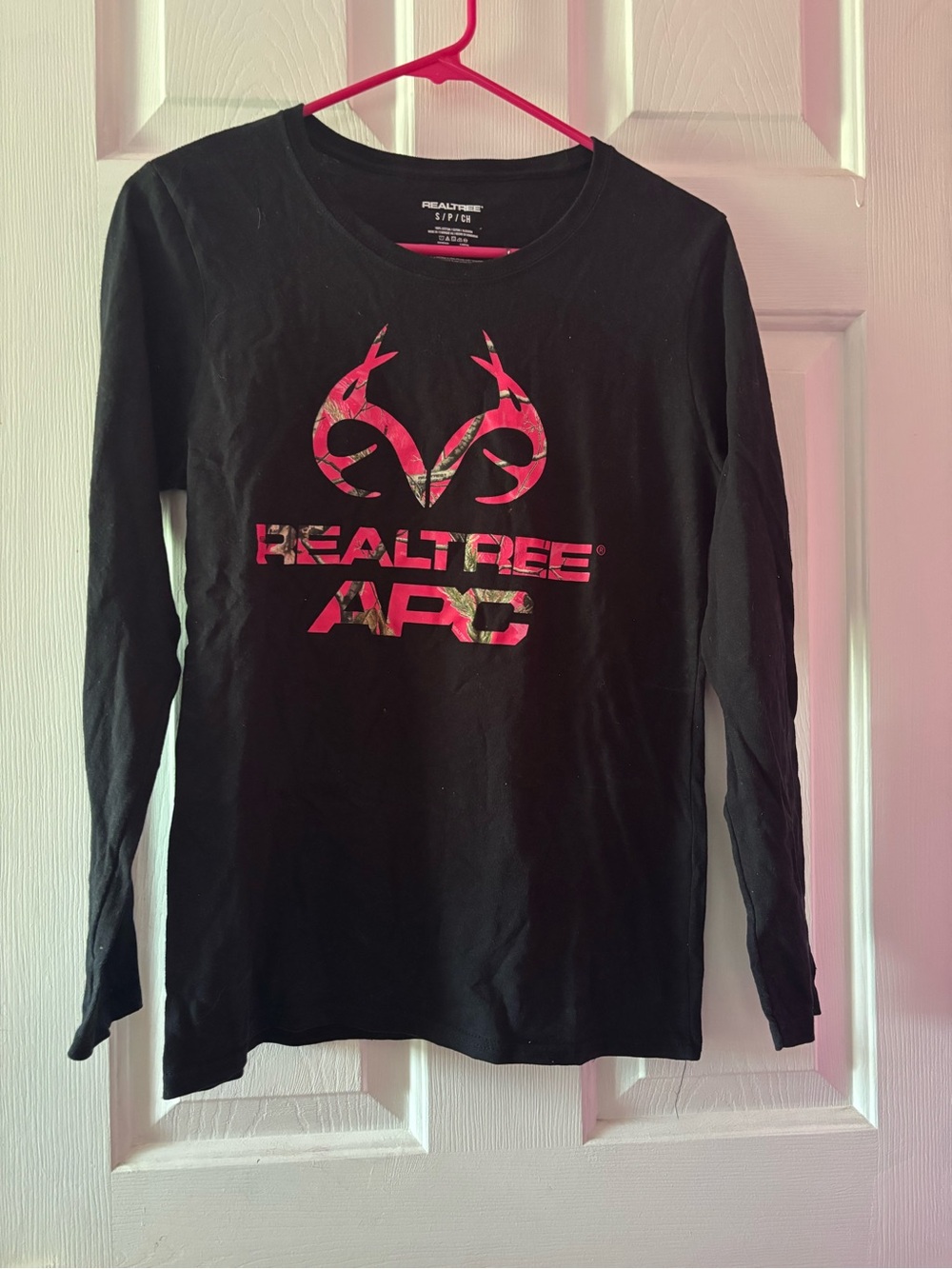 Realtree Black Long Sleeve Tee with Pink Camo Logo Small